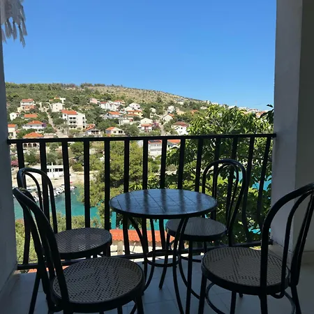 Bella * Trogir